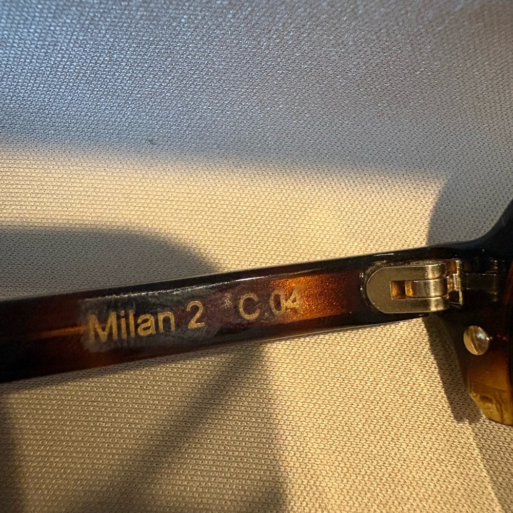 Illesteva Milan 2 Tortoiseshell Round Sunglasses. - Picture 9 of 11